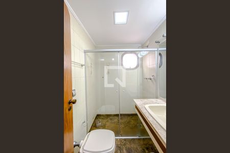 Apartamento à venda com 240m², 4 quartos e 3 vagasBanheiro da Suíte 1