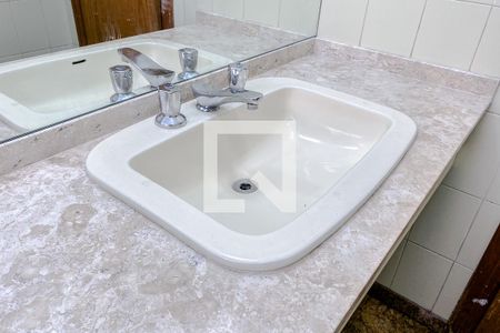 Apartamento à venda com 240m², 4 quartos e 3 vagasBanheiro da Suíte 1