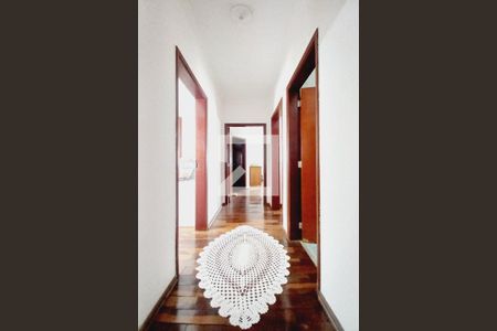 Corredor  de casa à venda com 3 quartos, 180m² em Jardim Nova Europa, Campinas