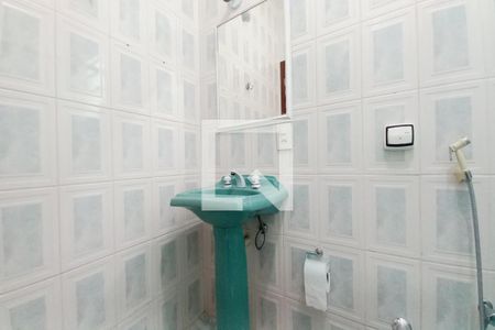 Casa à venda com 180m², 3 quartos e 3 vagas Casa à venda com 180m², 3 quartos e 3 vagasBanheiro