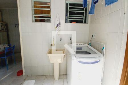 Casa à venda com 180m², 3 quartos e 3 vagas Casa à venda com 180m², 3 quartos e 3 vagasÁrea de Serviço