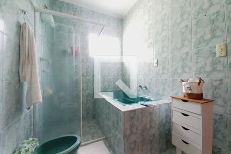 Casa à venda com 180m², 3 quartos e 3 vagas Casa à venda com 180m², 3 quartos e 3 vagasBanheiro da Suíte