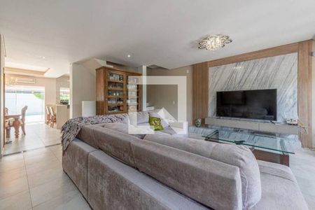 Casa à venda com 390m², 3 quartos e 3 vagas Casa à venda com 390m², 3 quartos e 3 vagasSala