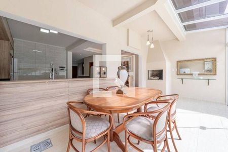 Casa à venda com 390m², 3 quartos e 3 vagas Casa à venda com 390m², 3 quartos e 3 vagasEspero Gourmet