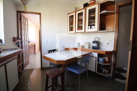 Apartamento à venda com 301m², 4 quartos e 4 vagasCozinha