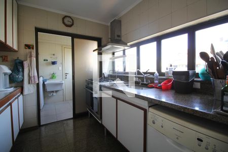 Apartamento à venda com 301m², 4 quartos e 4 vagasCozinha