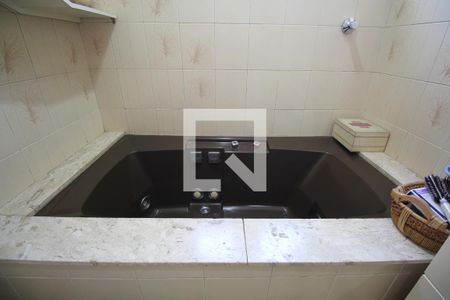 Apartamento à venda com 301m², 4 quartos e 4 vagasBanheiro da Suite 3