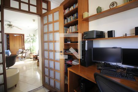 Apartamento à venda com 301m², 4 quartos e 4 vagasEscritório