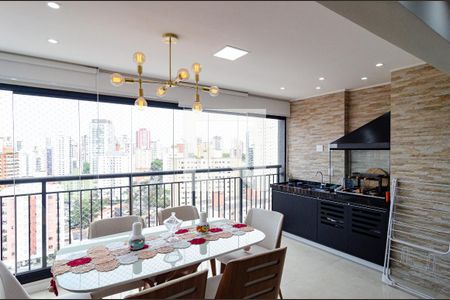 Apartamento à venda com 81m², 2 quartos e 2 vagasVaranda