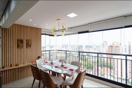 Apartamento à venda com 81m², 2 quartos e 2 vagasVaranda