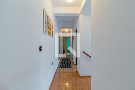 Casa à venda com 200m², 3 quartos e 3 vagasCorredor interno
