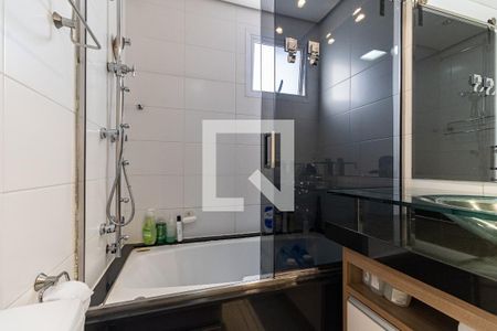 Apartamento à venda com 213m², 3 quartos e 3 vagasBanheiro da Suíte 1