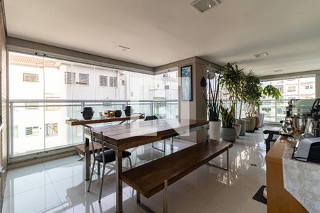 Apartamento à venda com 213m², 3 quartos e 3 vagasVaranda da Sala