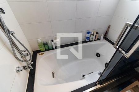Apartamento à venda com 213m², 3 quartos e 3 vagasBanheiro da Suíte 1