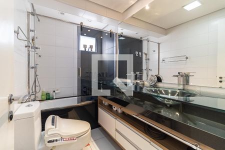 Apartamento à venda com 213m², 3 quartos e 3 vagasBanheiro da Suíte 1