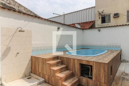 Casa à venda com 1100m², 3 quartos e 4 vagasTerraço - Piscina