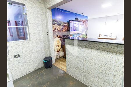 Casa à venda com 180m², 3 quartos e 2 vagas Casa à venda com 180m², 3 quartos e 2 vagasCozinha