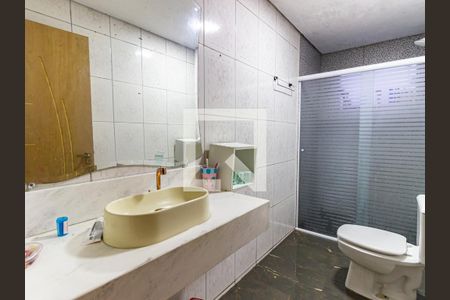 Casa à venda com 180m², 3 quartos e 2 vagas Casa à venda com 180m², 3 quartos e 2 vagasBanheiro