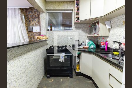 Casa à venda com 180m², 3 quartos e 2 vagas Casa à venda com 180m², 3 quartos e 2 vagasCozinha