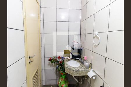 Casa à venda com 180m², 3 quartos e 2 vagas Casa à venda com 180m², 3 quartos e 2 vagasBanheiro de serviço