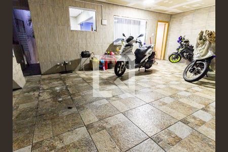 Casa à venda com 180m², 3 quartos e 2 vagas Casa à venda com 180m², 3 quartos e 2 vagasGaragem