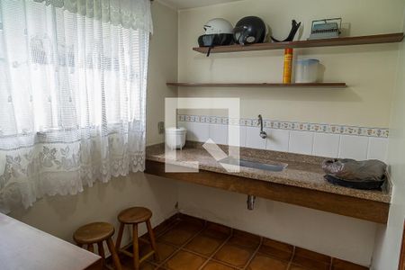 Casa à venda com 350m², 4 quartos e 1 vaga  Salão de festas