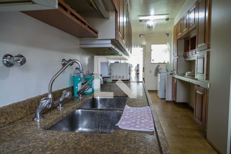 Casa à venda com 350m², 4 quartos e 1 vagaCozinha