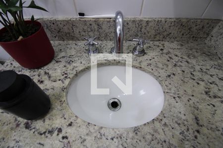 Casa de condomínio à venda com 160m², 3 quartos e 3 vagasBanheiro Social