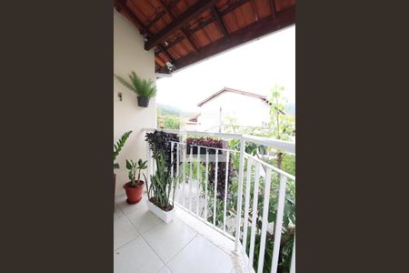 Casa de condomínio à venda com 160m², 3 quartos e 3 vagasVaranda da Suíte