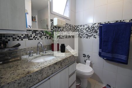 Casa de condomínio à venda com 160m², 3 quartos e 3 vagasBanheiro da Suíte