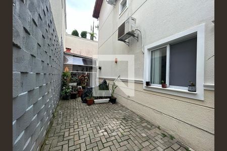 Casa de condomínio à venda com 160m², 3 quartos e 3 vagas Casa de condomínio à venda com 160m², 3 quartos e 3 vagasGaragem