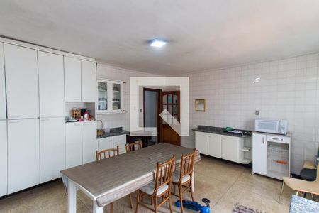 Casa à venda com 350m², 4 quartos e 2 vagasCozinha