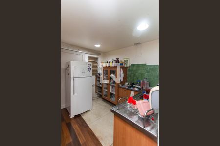 Casa à venda com 350m², 4 quartos e 2 vagasCasa 2 - Cozinha  