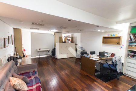 Casa à venda com 350m², 4 quartos e 2 vagasCasa 2 - Salão  