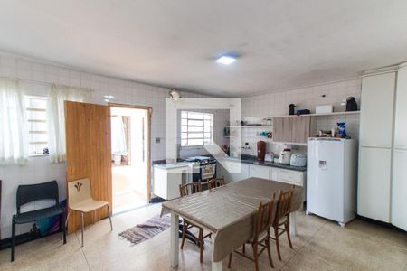 Casa à venda com 350m², 4 quartos e 2 vagasCozinha