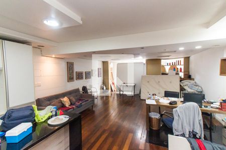 Casa à venda com 350m², 4 quartos e 2 vagasCasa 2 - Salão  