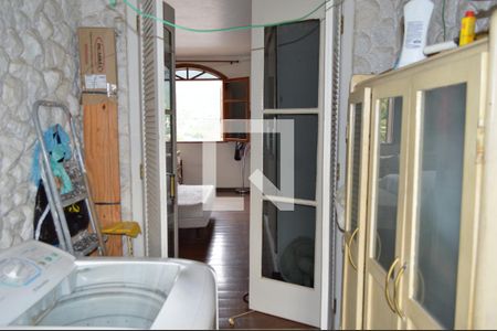 Casa para alugar com 235m², 4 quartos e 2 vagasVaranda da suíte 2 convertida em área de serviço