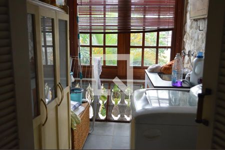 Casa para alugar com 235m², 4 quartos e 2 vagasVaranda da suíte 2 convertida em área de serviço