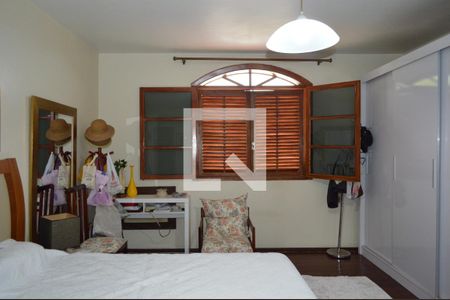 Casa para alugar com 235m², 4 quartos e 2 vagasSuíte 2