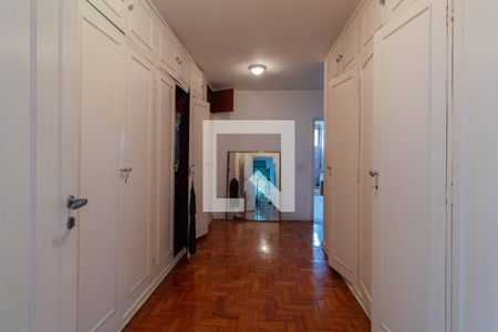 Casa à venda com 680m², 3 quartos e 6 vagas Casa à venda com 680m², 3 quartos e 6 vagasSuíte Master