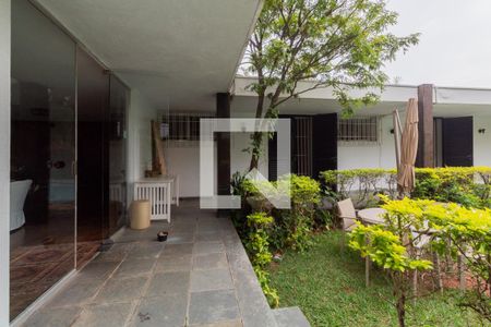 Varanda de casa à venda com 3 quartos, 680m² em Morumbi, São Paulo