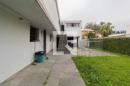 Casa à venda com 680m², 3 quartos e 6 vagas Casa à venda com 680m², 3 quartos e 6 vagasQuintal