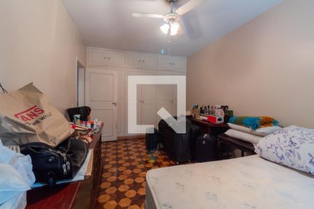 Casa à venda com 680m², 3 quartos e 6 vagas Casa à venda com 680m², 3 quartos e 6 vagasQuarto 1