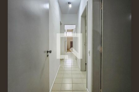 Corredor de apartamento para alugar com 3 quartos, 250m² em Tortuga, Guarujá