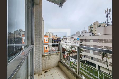 sacada de apartamento para alugar com 3 quartos, 250m² em Tortuga, Guarujá