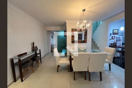 Sala de casa à venda com 3 quartos, 150m² em Cabral, Contagem