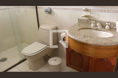 Casa para alugar com 500m², 4 quartos e 6 vagasBanheiro da Suíte 4