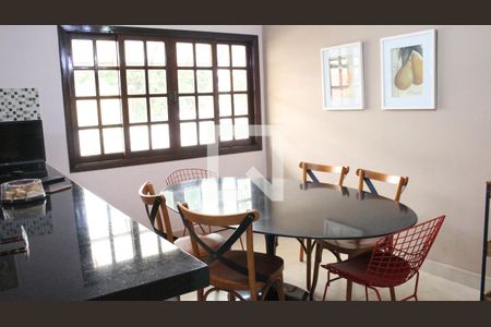 Casa para alugar com 500m², 4 quartos e 6 vagasCozinha