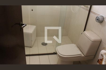 Casa para alugar com 500m², 4 quartos e 6 vagasBanheiro da Suíte 4