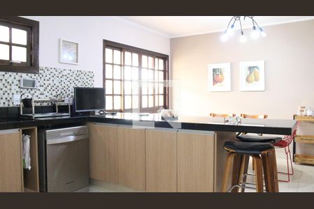 Casa para alugar com 500m², 4 quartos e 6 vagasCozinha